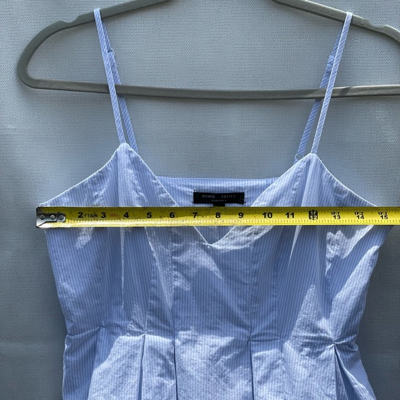 Dress - Picture 5 of 7